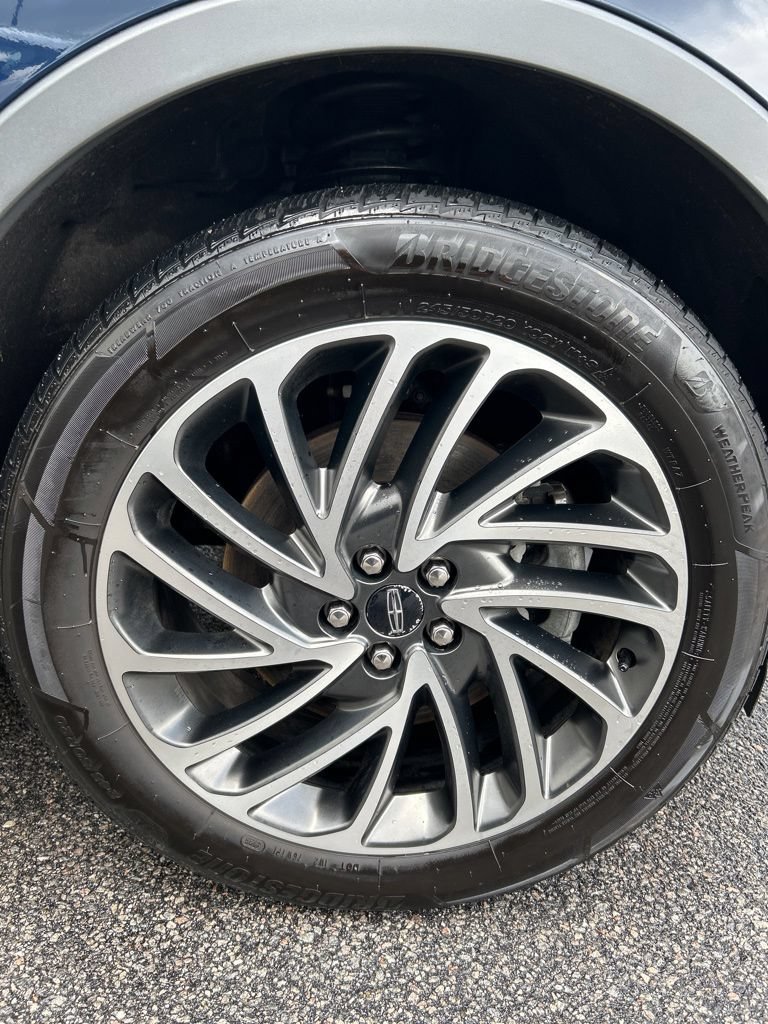 Used 2020 Lincoln Nautilus Reserve AWD/4WD image 3