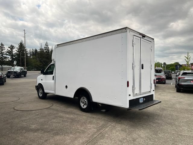 Used 2021 GMC Savana 3500 w/ Driver Convenience Package RWD image 5