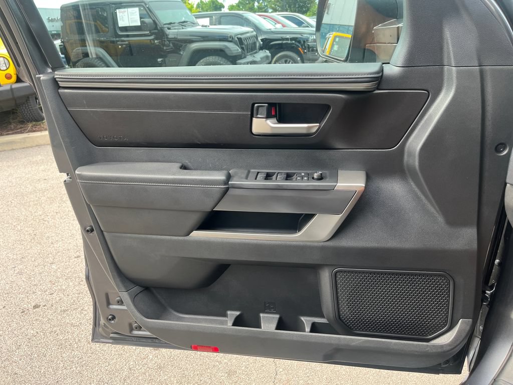 Used 2025 Toyota Tundra SR5 AWD/4WD image 10