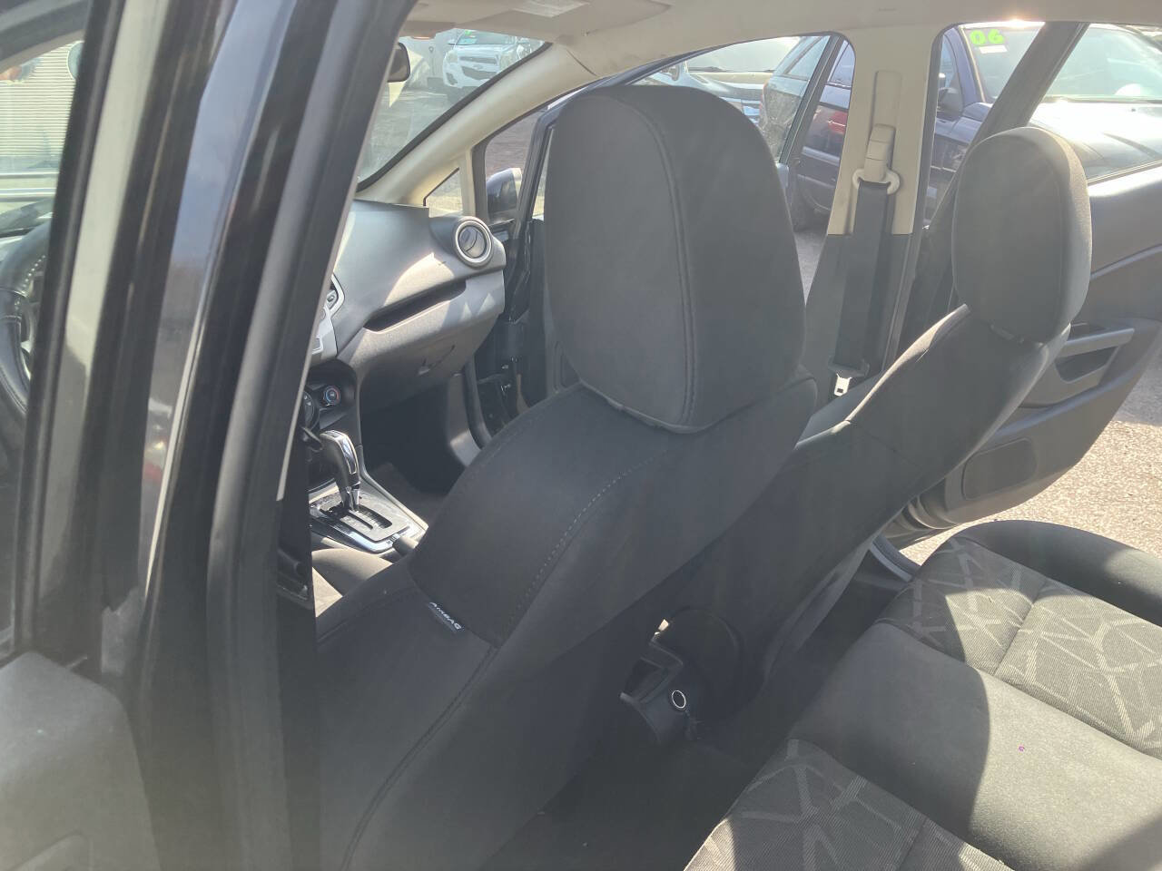 Used 2011 Ford Fiesta SE w/ 203A Rapid Spec Order Code image 23