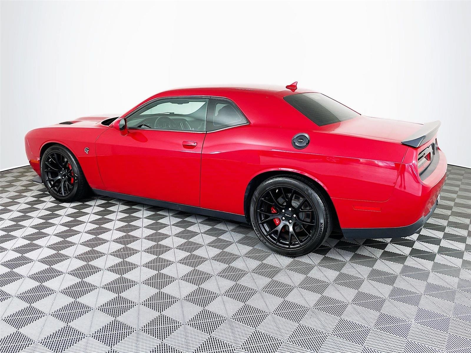 Used 2015 Dodge Challenger SRT Hellcat RWD image 6
