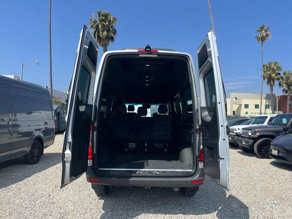 Used 2024 Mercedes-Benz Sprinter 2500 image 9