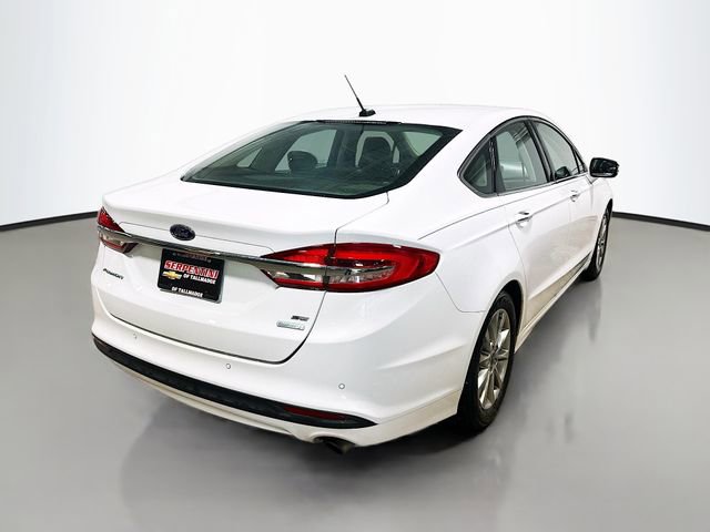 Used 2017 Ford Fusion SE w/ Fusion SE Technology Package FWD image 5