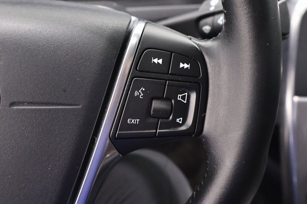 Used 2017 Volvo S60 T5 Inscription image 25