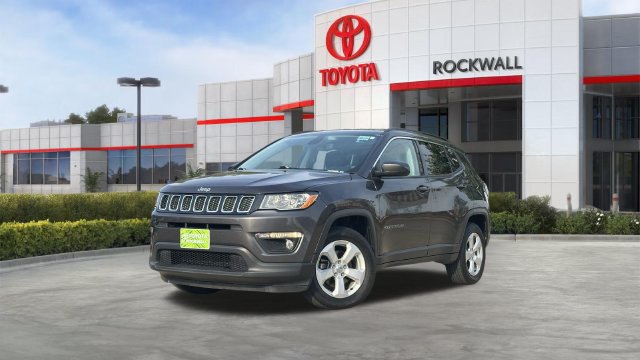 Used 2019 Jeep Compass Latitude w/ Popular Equipment Group AWD/4WD image 1
