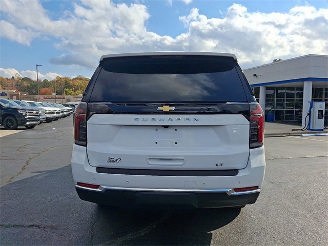 Used 2025 Chevrolet Suburban LT image 5