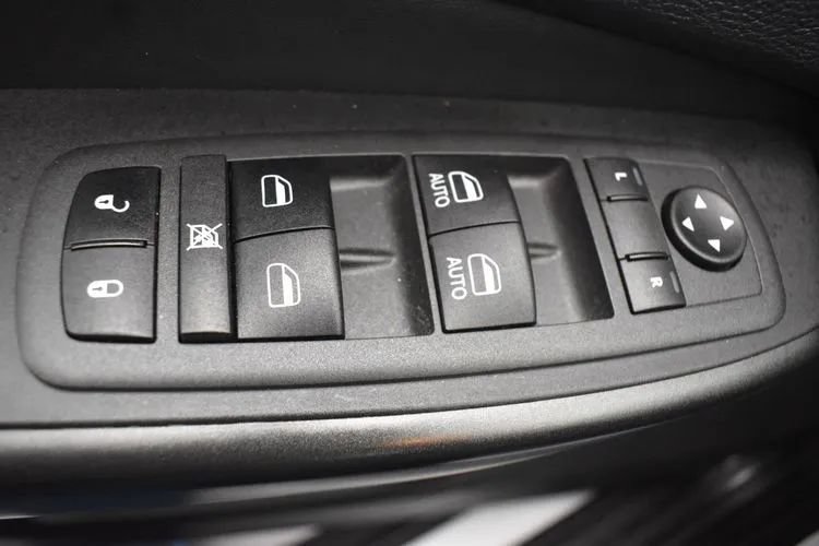 Used 2022 Jeep Cherokee Trailhawk w/ Technology Group B AWD/4WD image 21
