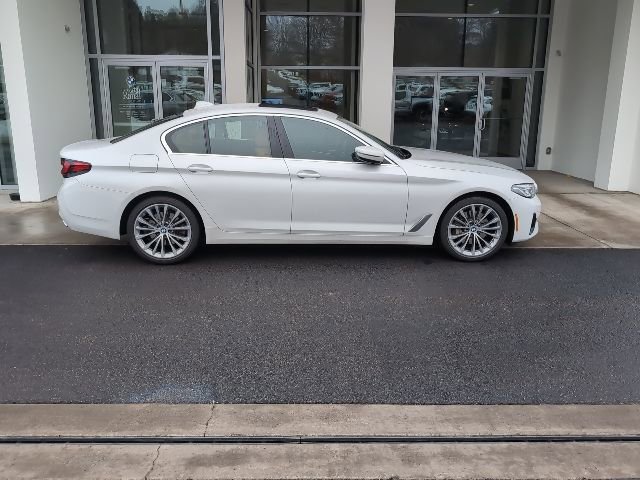 Used 2023 BMW 530i xDrive w/ Premium Package image 2