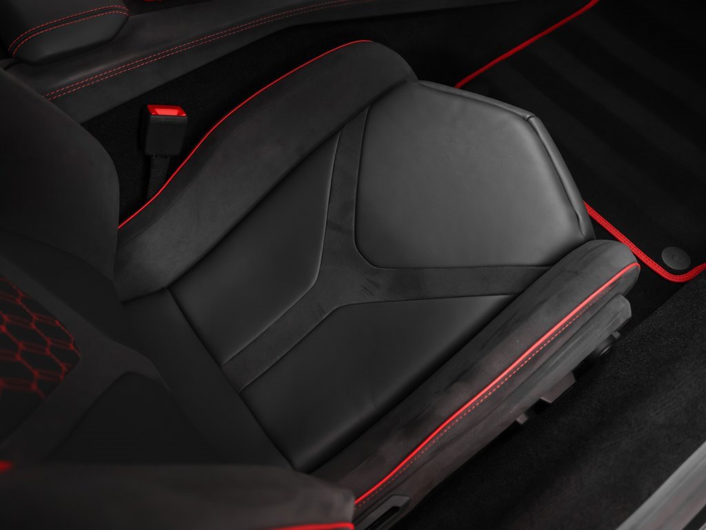 Used 2024 Lamborghini Revuelto image 18