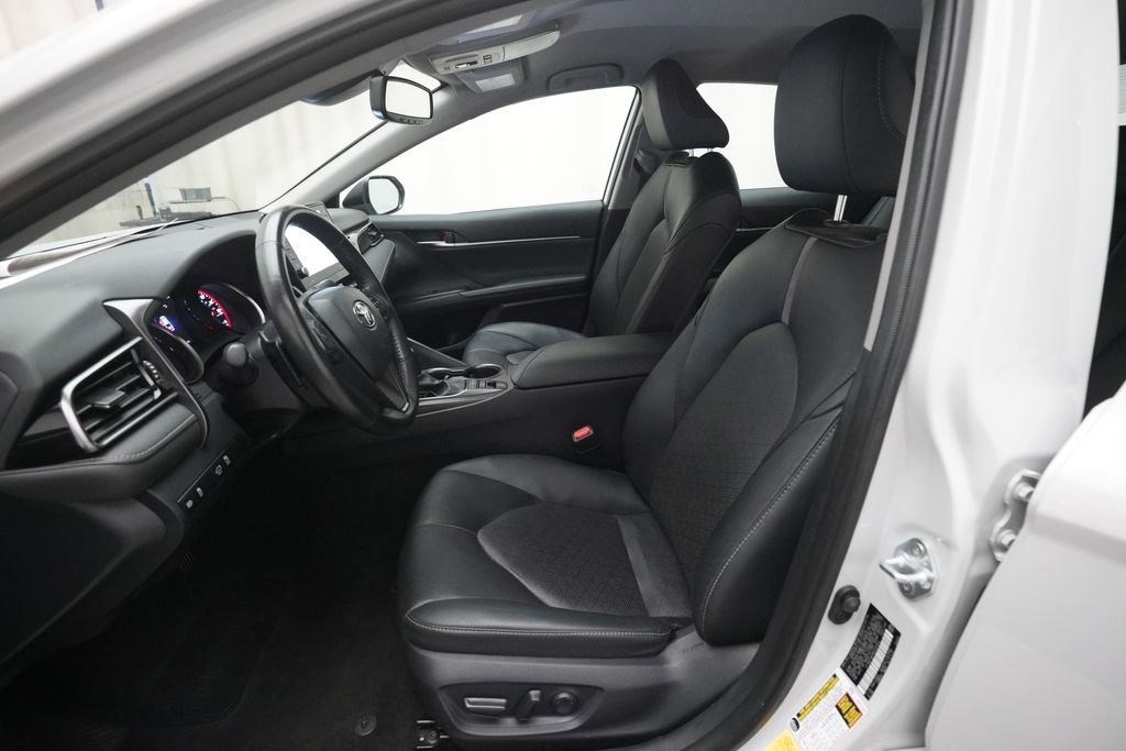 Used 2024 Toyota Camry XSE FWD image 7
