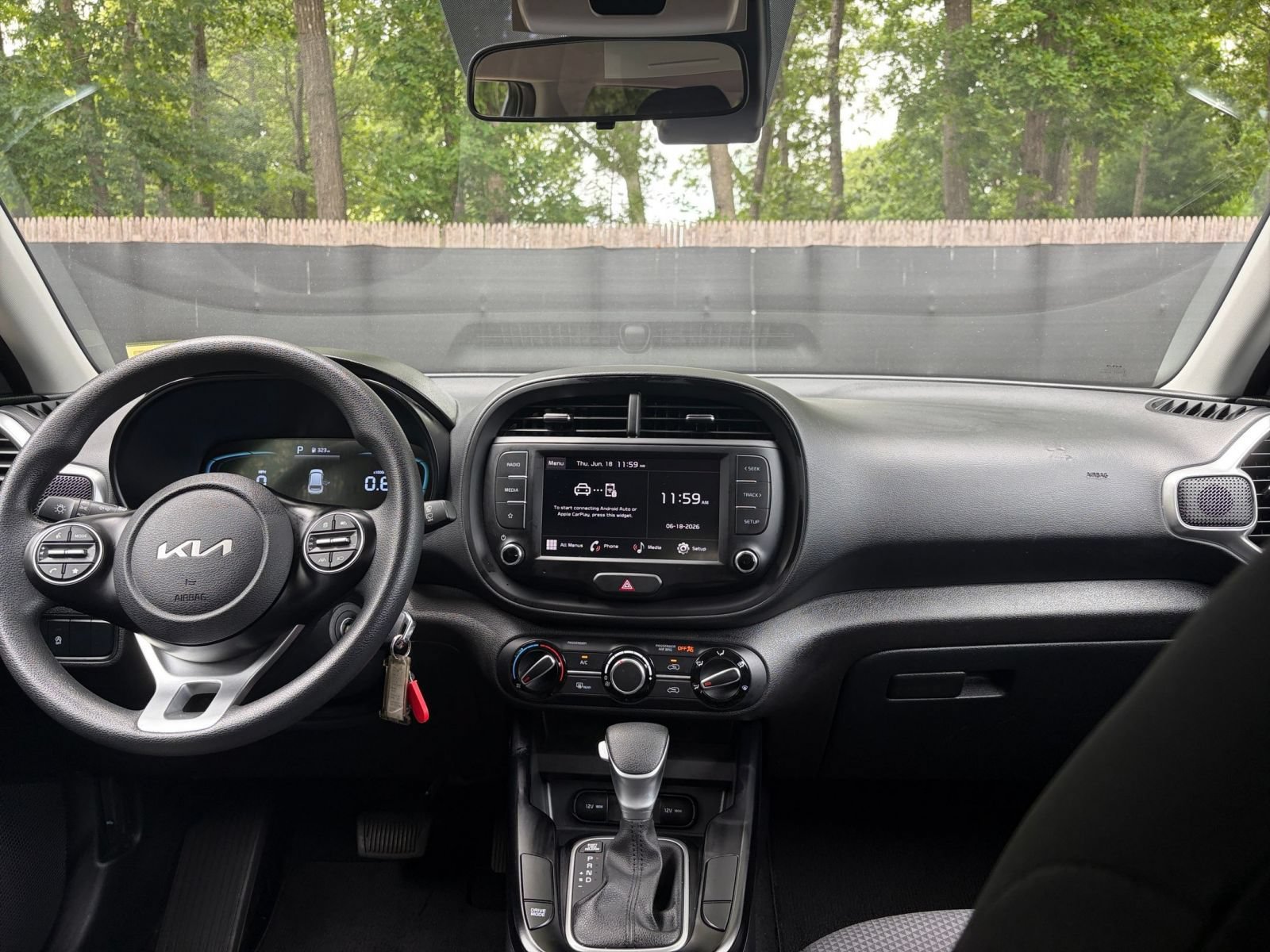 Used 2025 Kia Soul LX w/ LX Technology Package FWD image 31