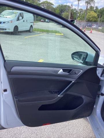 Used 2018 Volkswagen Golf S image 18