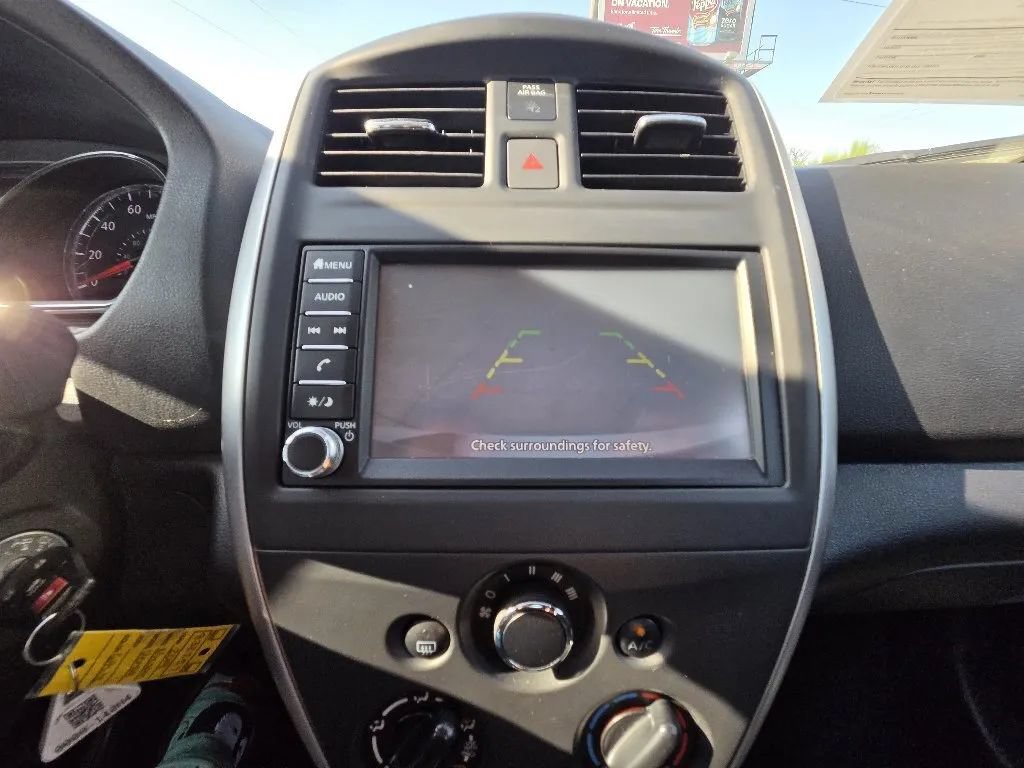 Used 2019 Nissan Versa SV FWD image 29