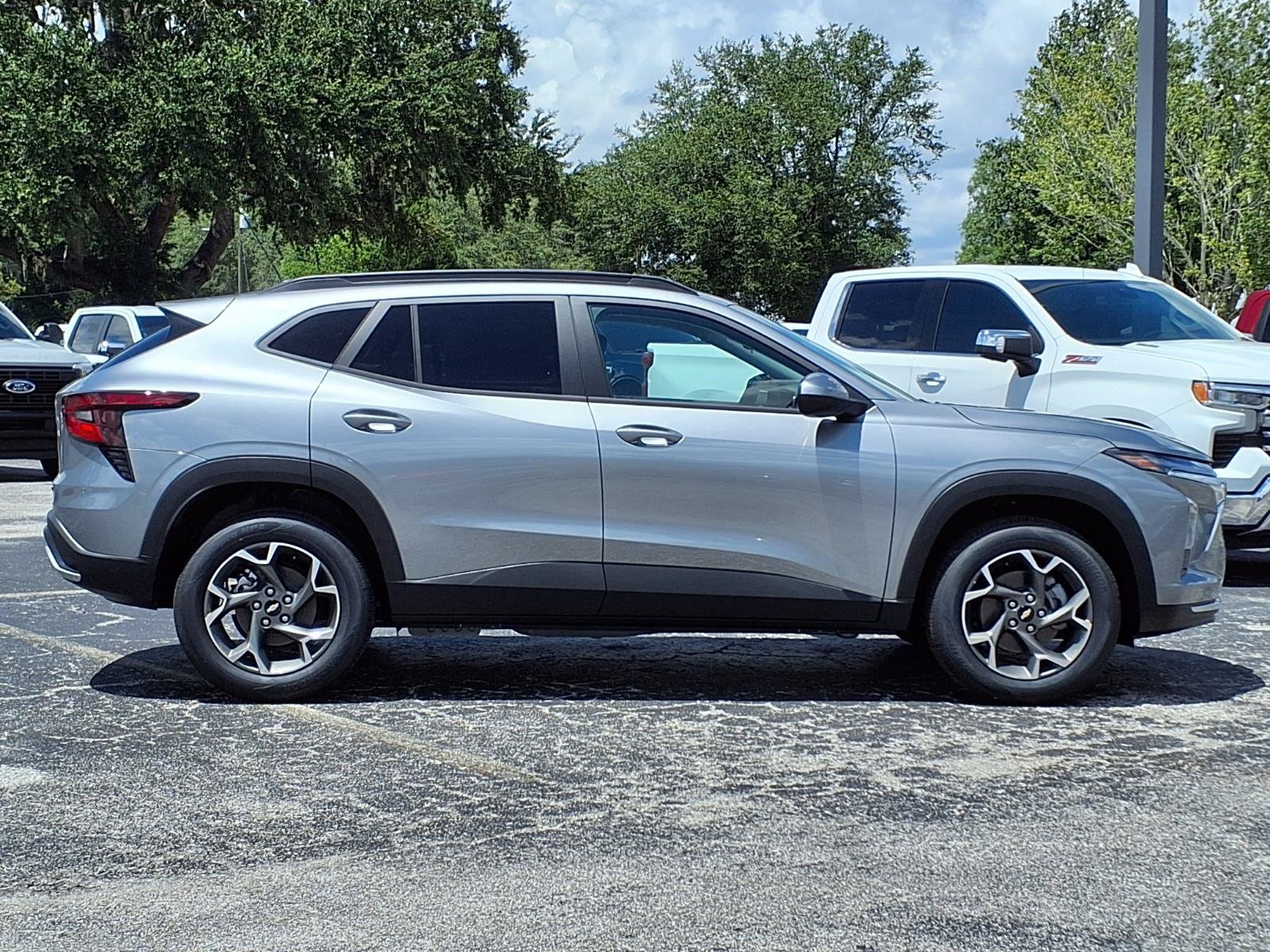 New 2026 Chevrolet Trax LT FWD image 3