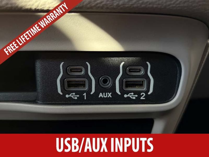 Used 2024 Chrysler Pacifica Limited FWD image 20