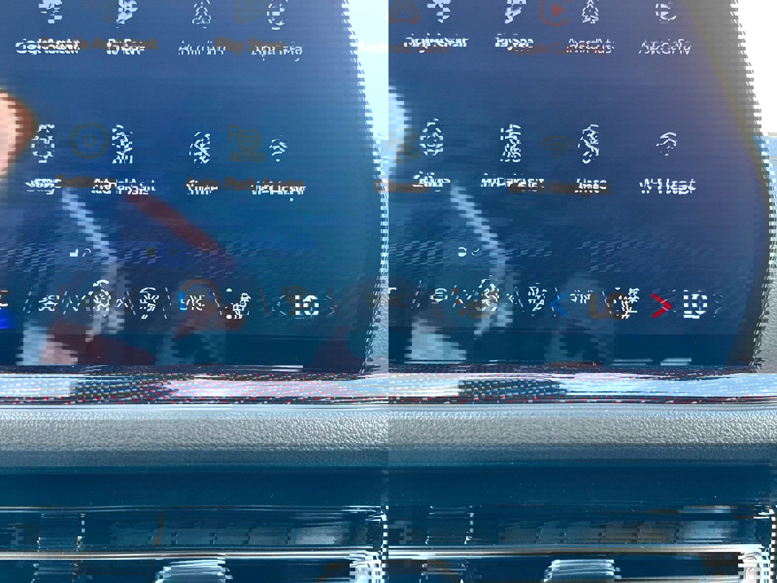 New 2026 Chevrolet Traverse Z71 w/ Enhanced Driving Package AWD/4WD image 31