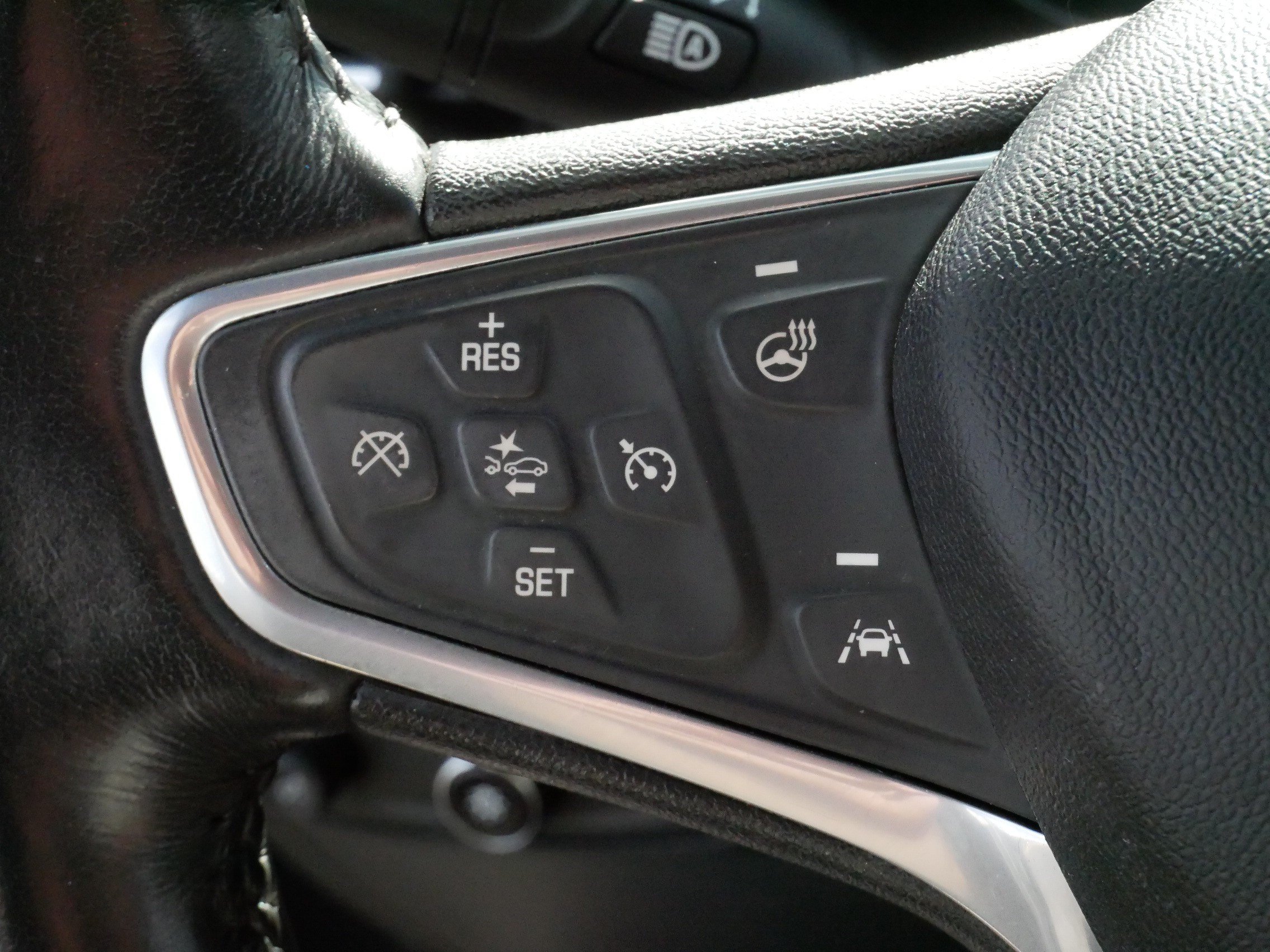 Used 2019 Chevrolet Equinox Premier AWD/4WD image 25