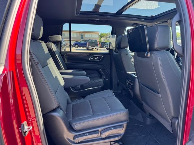 Used 2024 Chevrolet Suburban High Country w/ Advanced Technology Package image 37