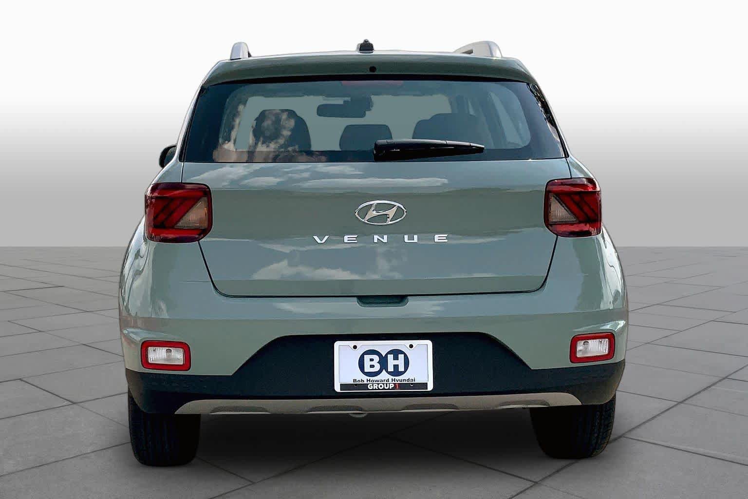 New 2026 Hyundai Venue SEL FWD image 4