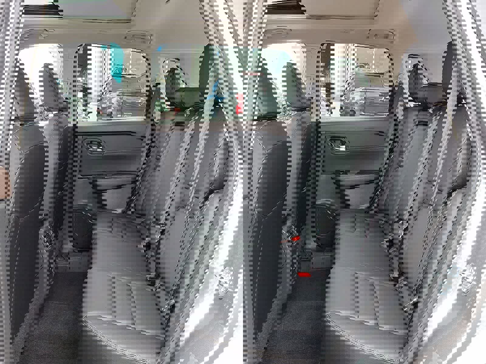 Used 2023 Nissan Rogue SL AWD/4WD image 30