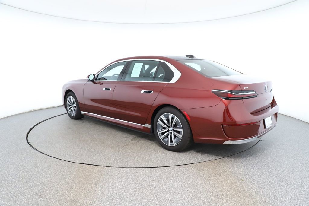 Used 2024 BMW i7 eDrive50 image 3