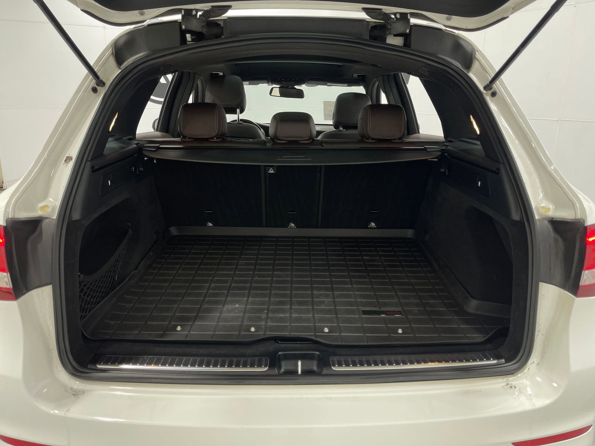 Used 2017 Mercedes-Benz GLC 300 4MATIC image 28