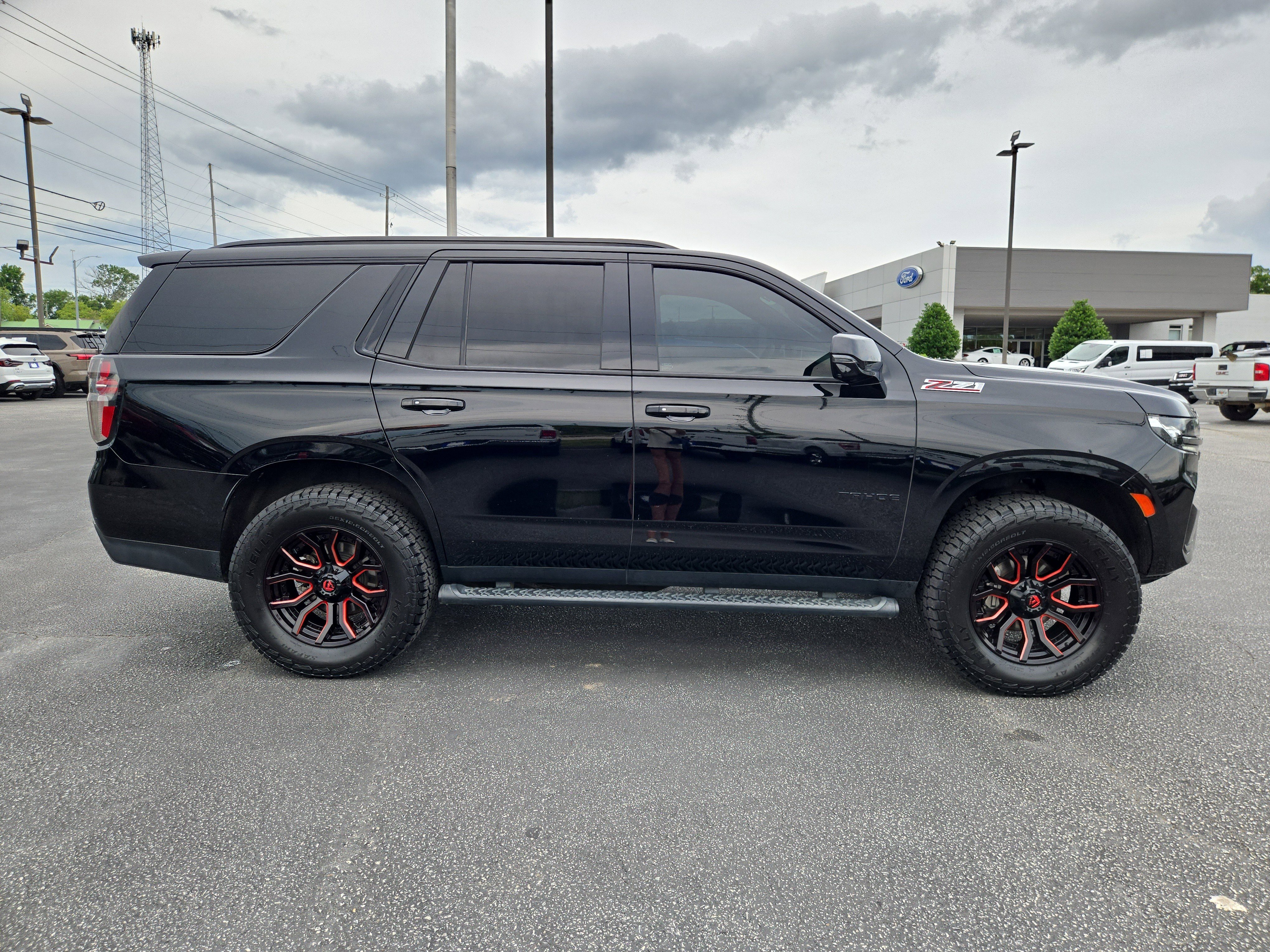 Used 2021 Chevrolet Tahoe Z71 w/ Z71 Signature Package AWD/4WD image 7