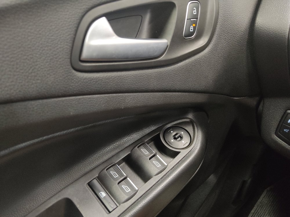 Used 2019 Ford Escape SE FWD image 27