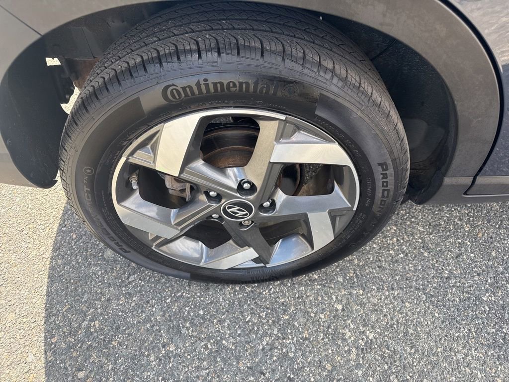 Used 2021 Hyundai Venue image 11