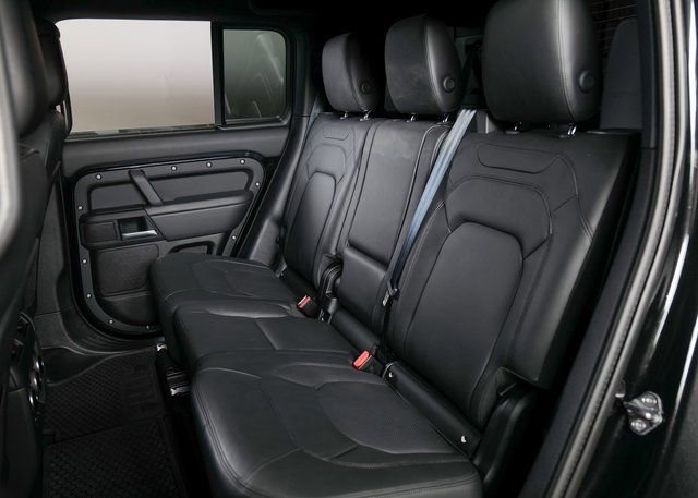 Used 2025 Land Rover Defender 110 S image 5