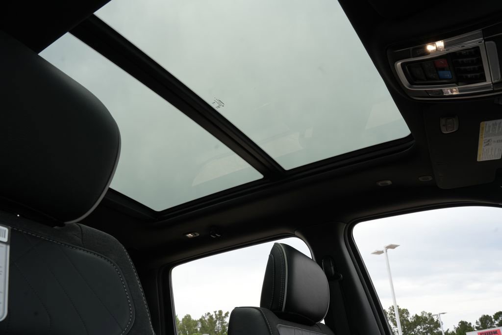 Used 2025 RAM 1500 Limited AWD/4WD image 25