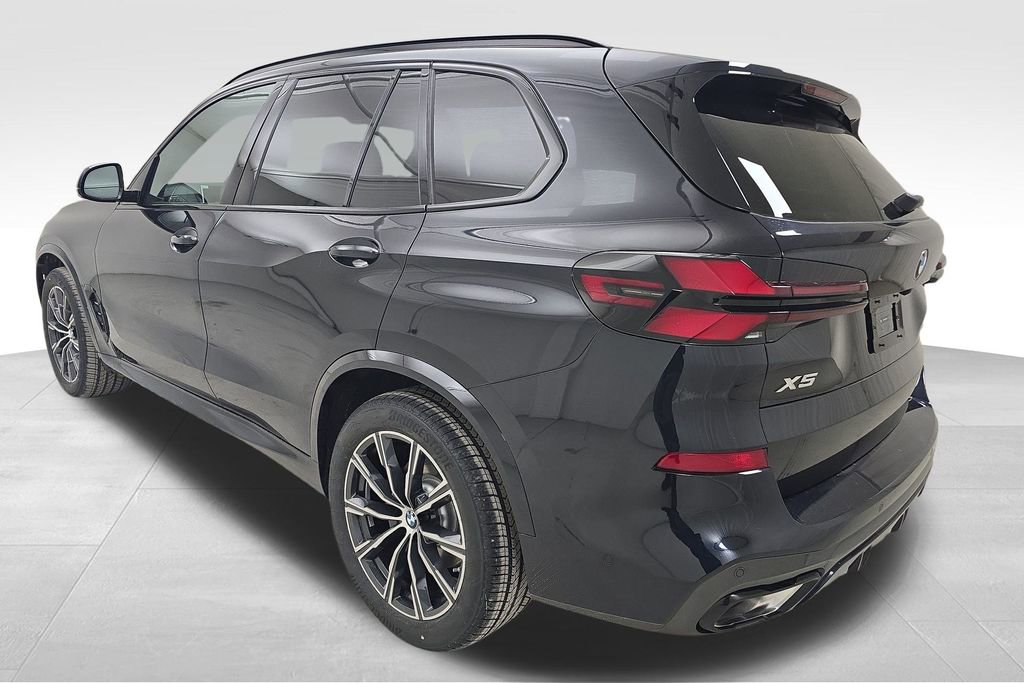 New 2026 BMW X5 xDrive40i w/ M Sport Package AWD/4WD image 7