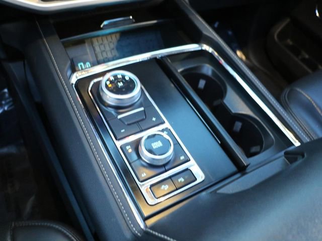 Used 2023 Ford Expedition Max XLT image 24
