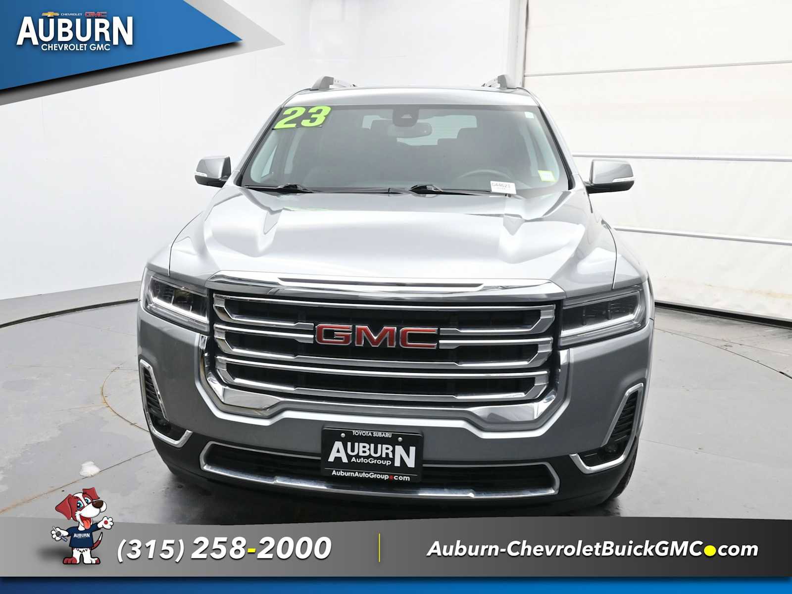 Used 2023 GMC Acadia SLT image 3