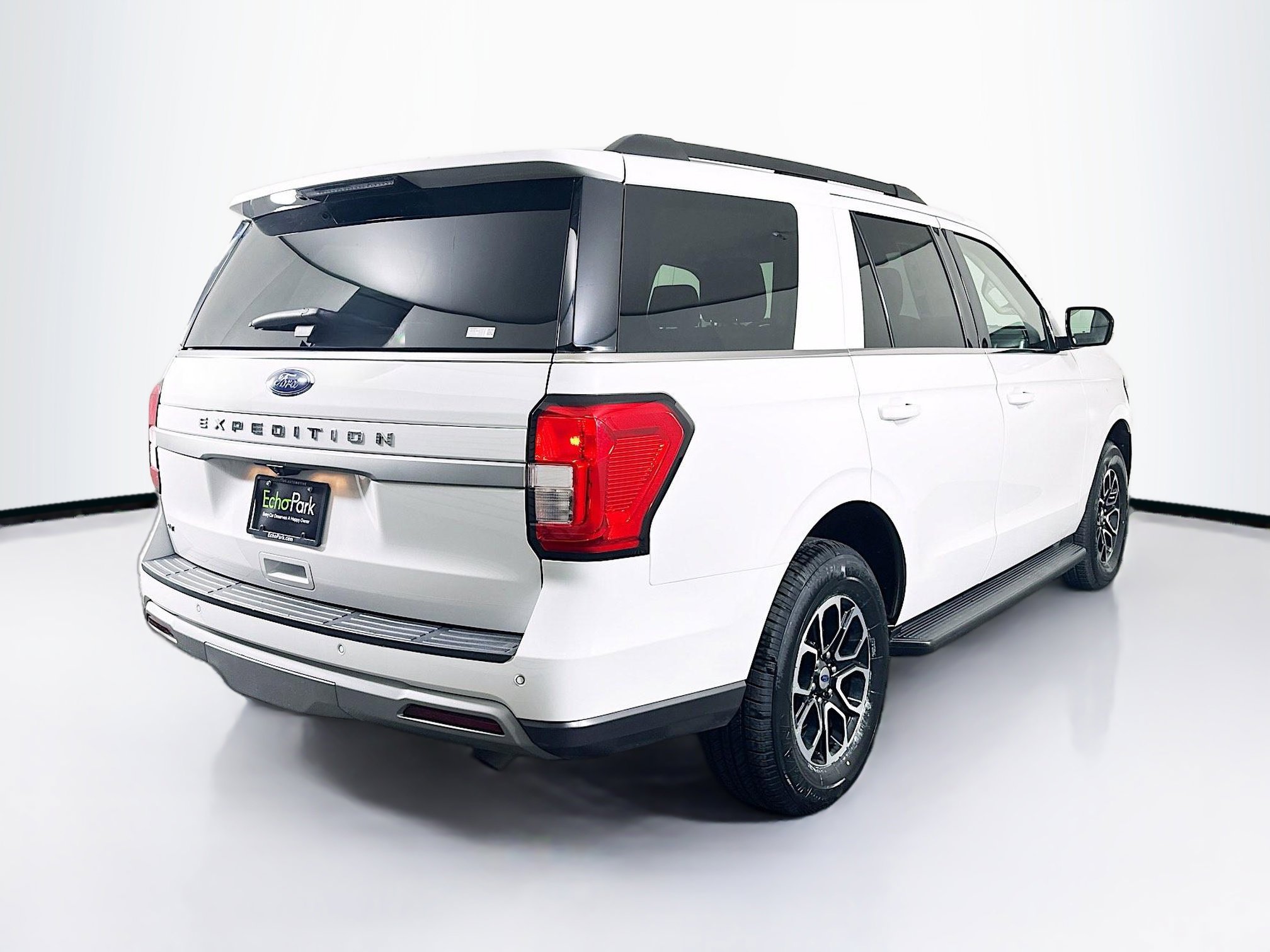 Used 2024 Ford Expedition XLT image 9