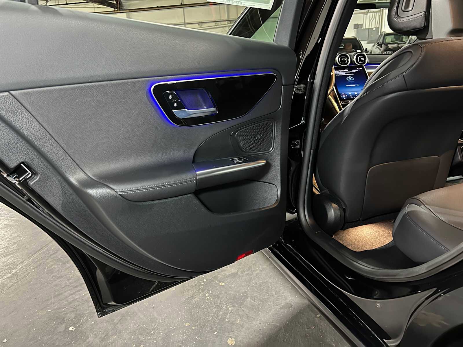 Used 2025 Mercedes-Benz C 300 4MATIC Sedan image 18