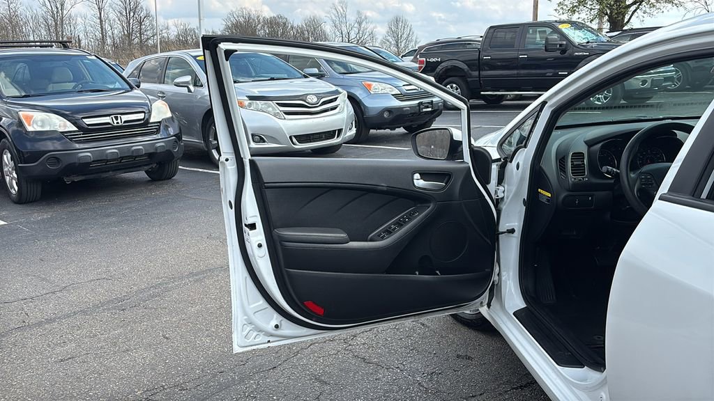 Used 2018 Kia Forte LX w/ LX Popular Package image 11