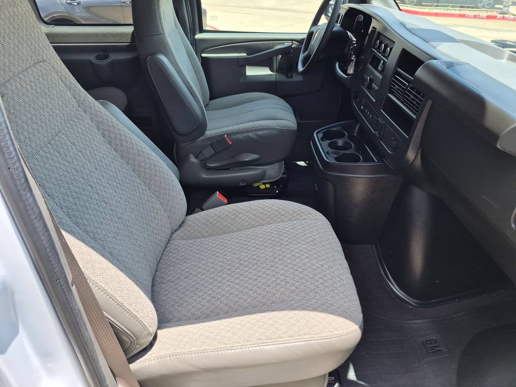 Used 2025 Chevrolet Express 3500 LT w/ LT Preferred Equipment Group RWD image 25