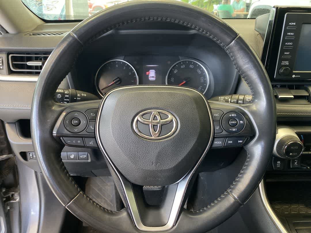 Used 2020 Toyota RAV4 XLE Premium AWD/4WD image 17