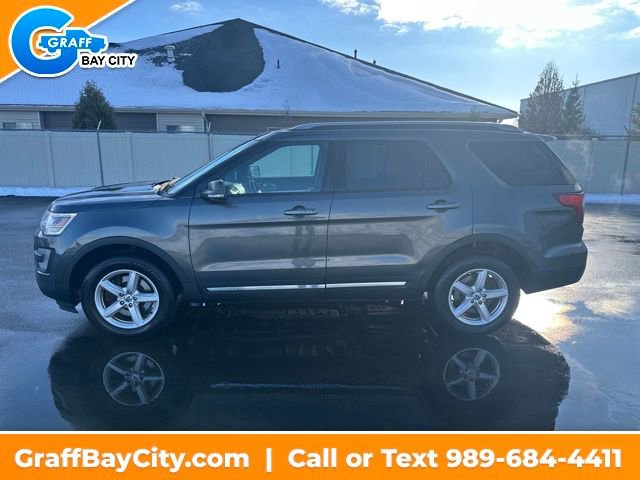 Used 2017 Ford Explorer XLT w/ Equipment Group 202A image 2