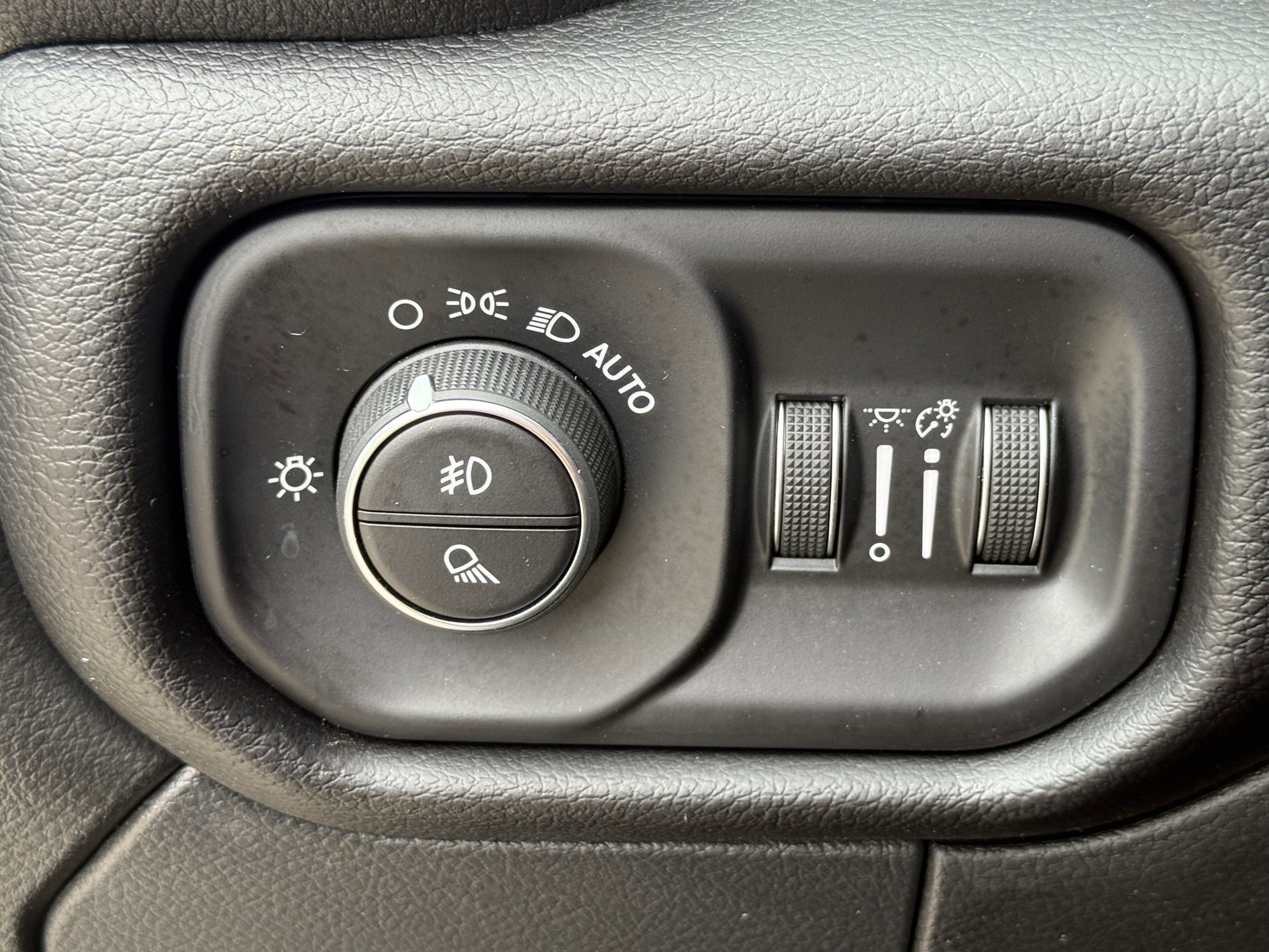 Used 2024 RAM 2500 Laramie w/ Safety Group AWD/4WD image 26