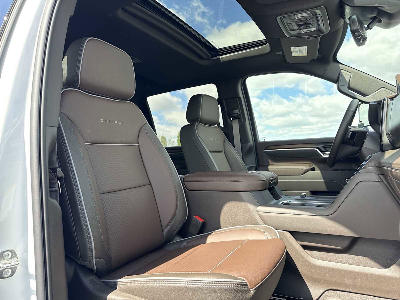 New 2026 GMC Sierra 2500 Denali w/ Denali Reserve Package AWD/4WD image 25