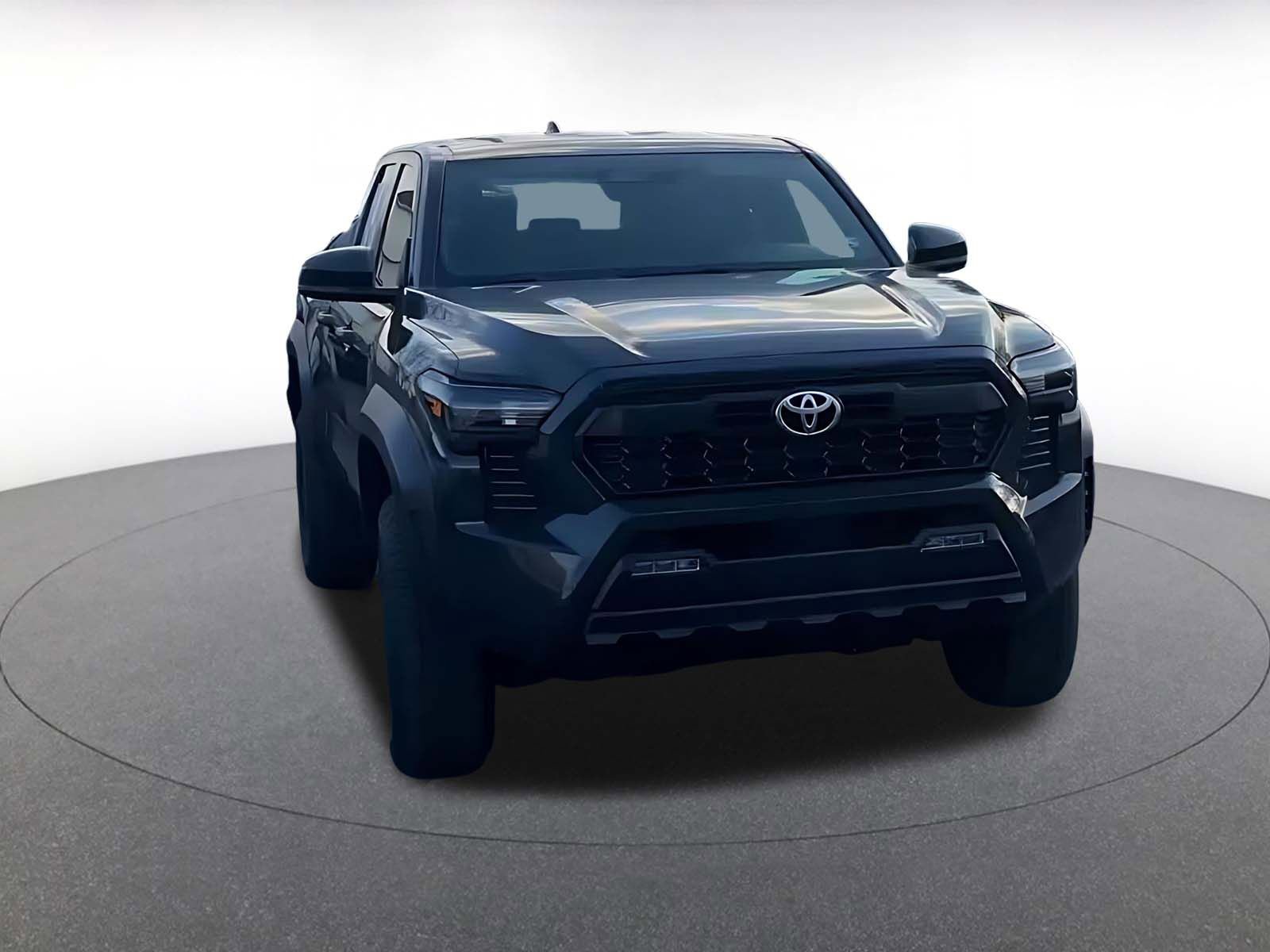 Used 2025 Toyota Tacoma SR image 3