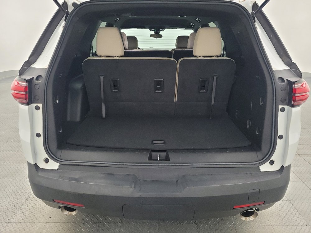 Used 2023 Chevrolet Traverse LS image 29