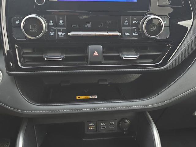 Used 2025 Toyota Highlander XSE image 25