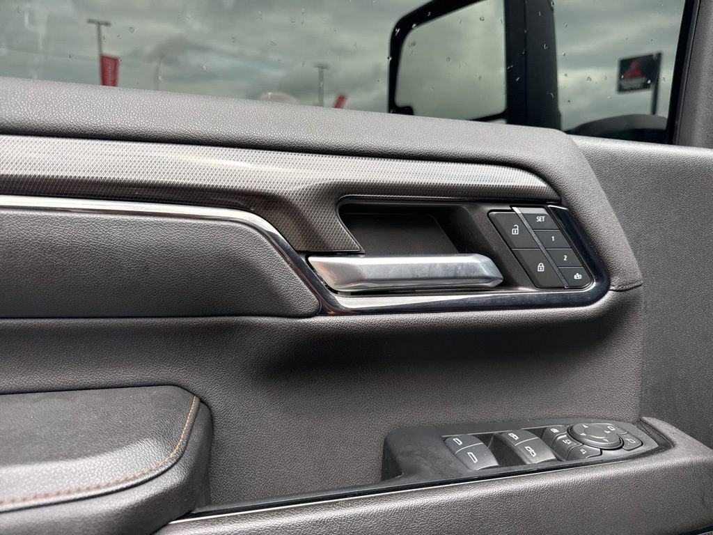 Used 2024 GMC Sierra 2500 AT4 w/ AT4 Preferred Package AWD/4WD image 11