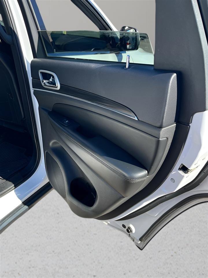 Used 2019 Jeep Grand Cherokee Limited AWD/4WD image 29