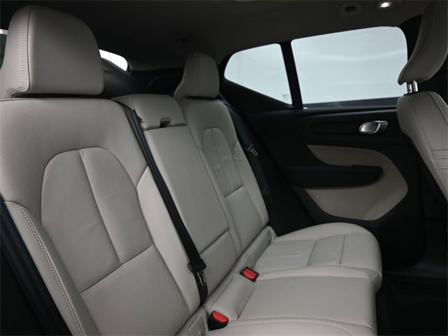 Used 2024 Volvo XC40 B5 Plus w/ Protection Package Premier image 32