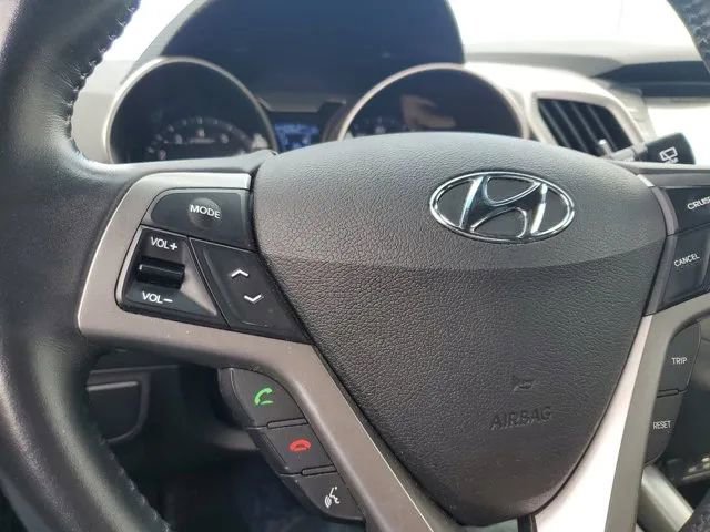 Used 2017 Hyundai Veloster FWD image 24