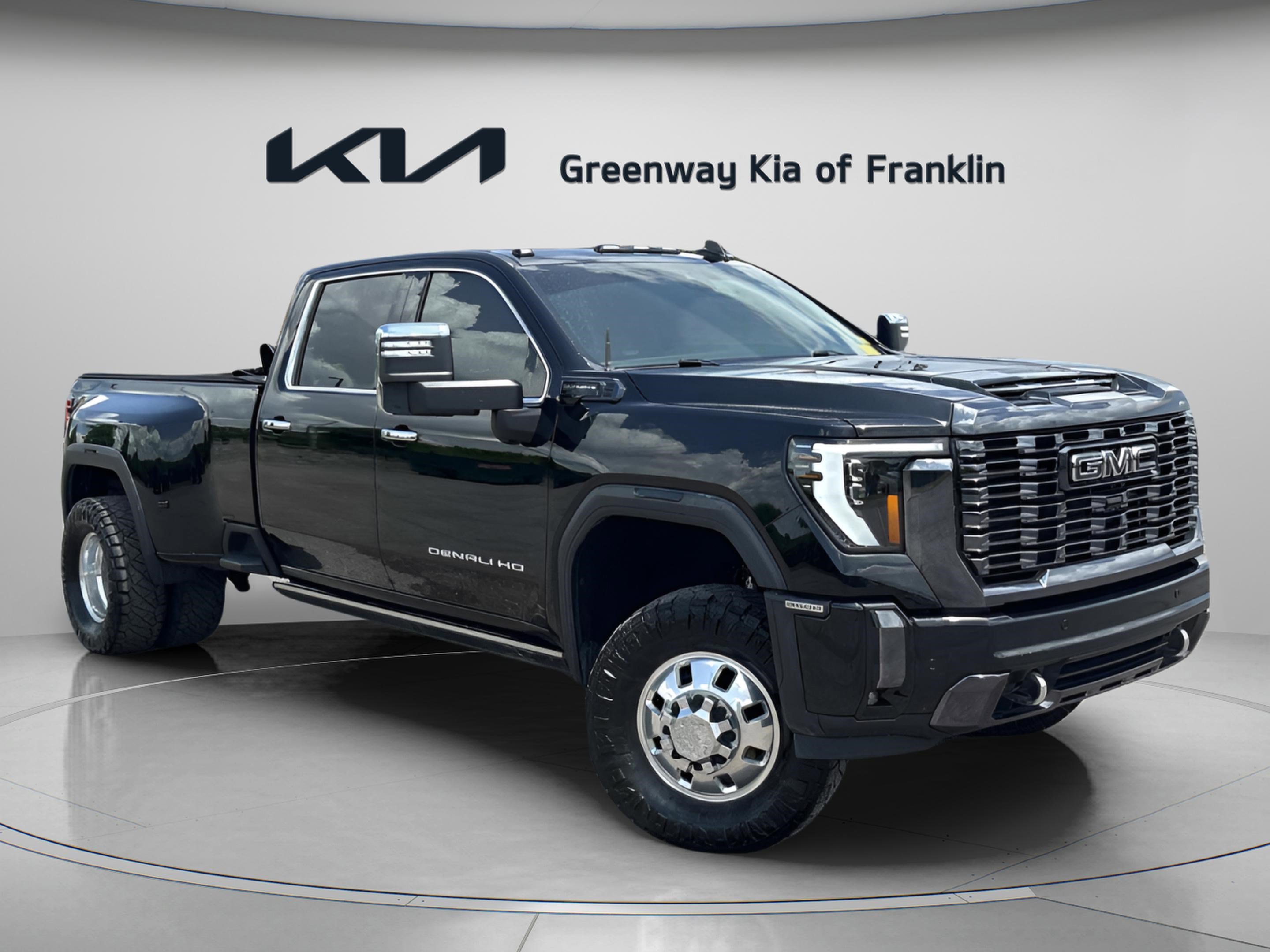 Used 2024 GMC Sierra 3500 Denali Ultimate AWD/4WD image 1